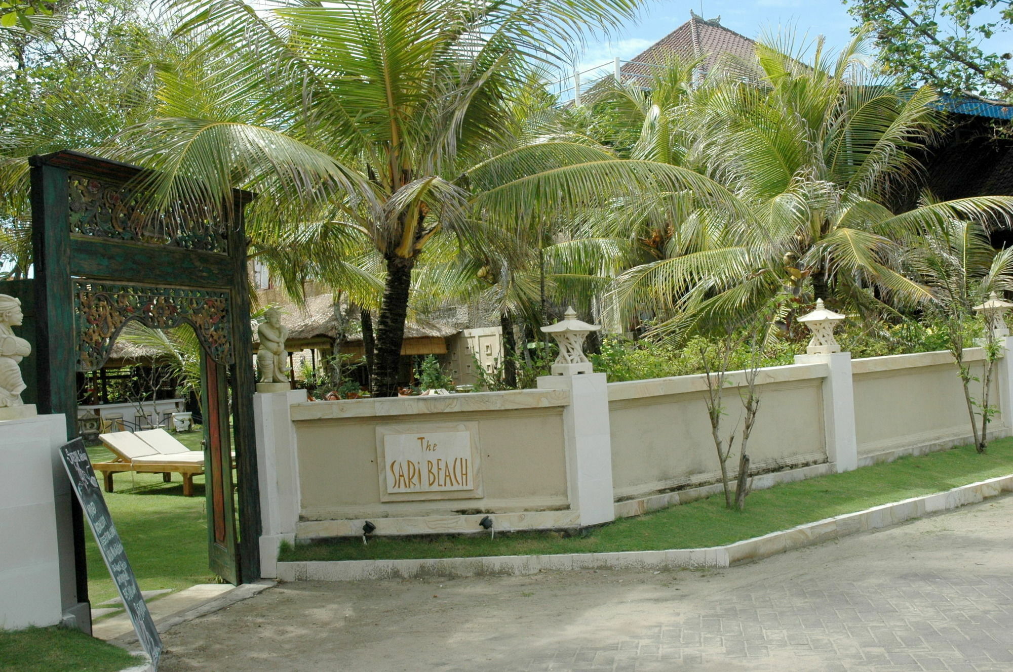 The Sari Beach Легиан Екстериор снимка
